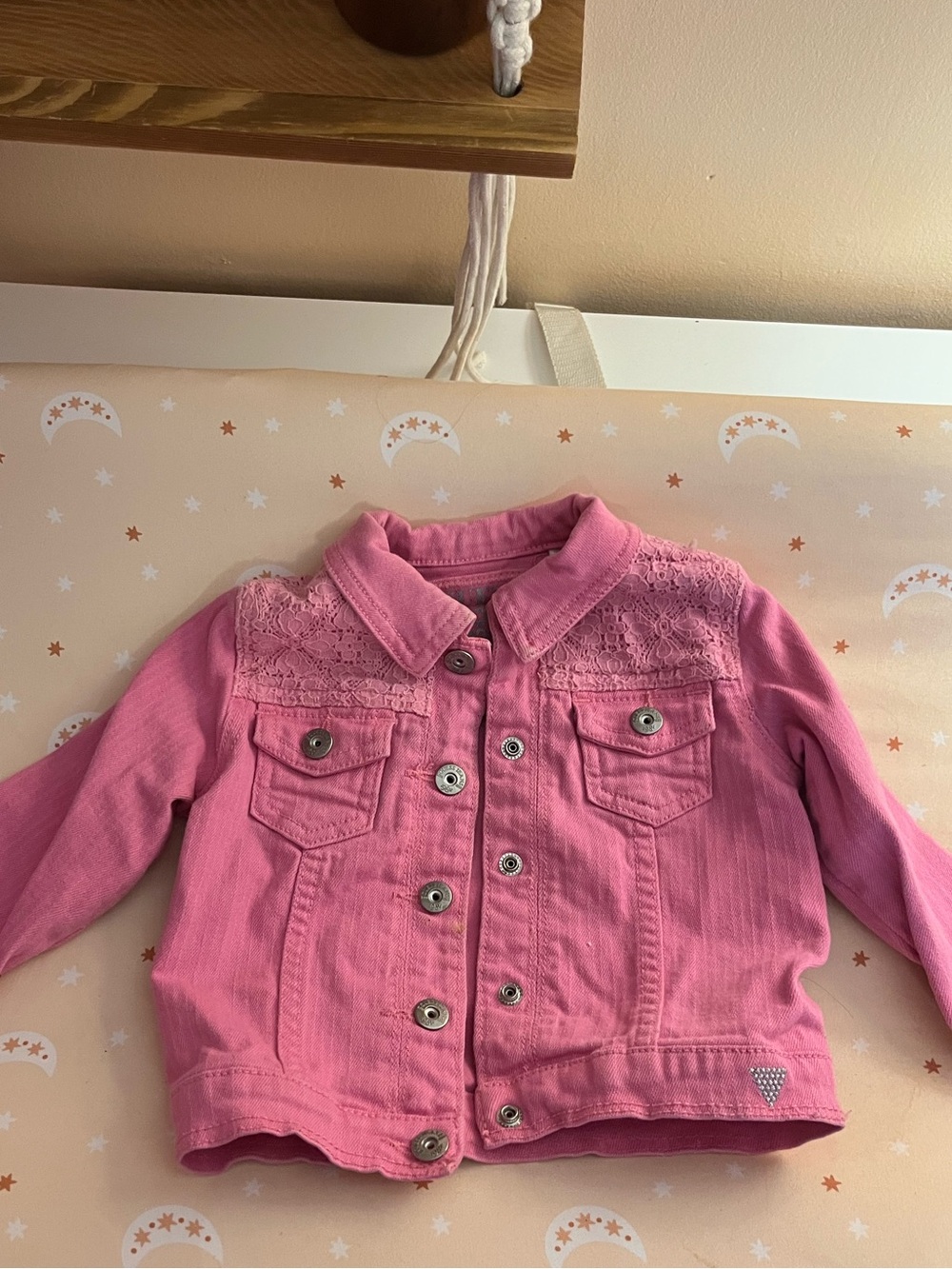 Guess toddler Girls' Pink Lace-Trim Denim Jacket size 18 months